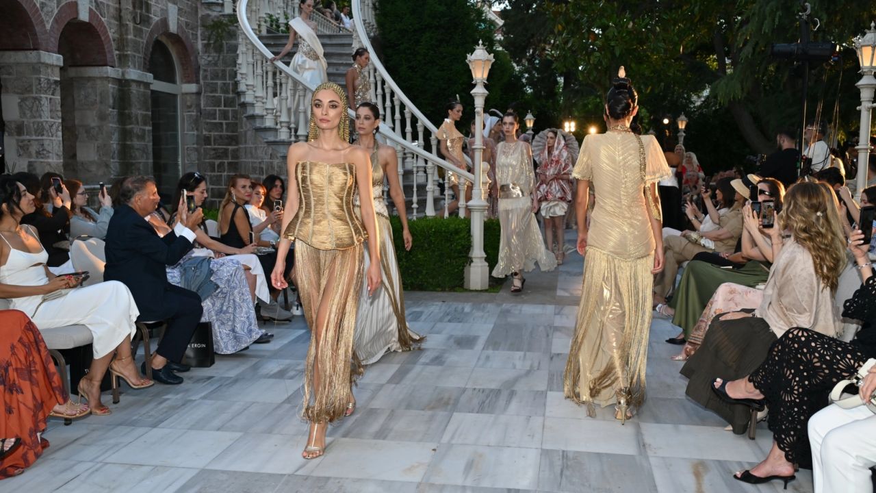 Tuba Ergin’den Büyükada’da 'karbonsuz' defile!