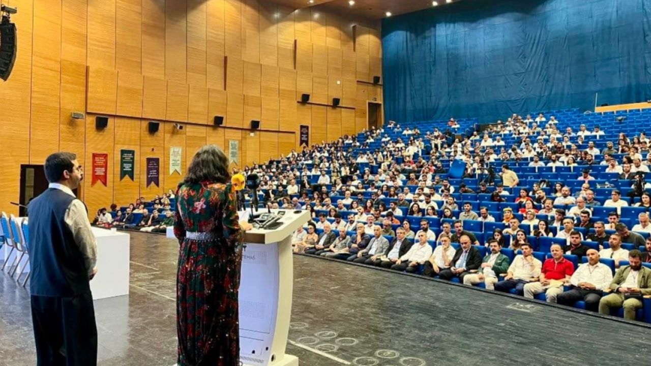 Ağrı Barosu Başkanı Diyarbakır'da konferans verdi