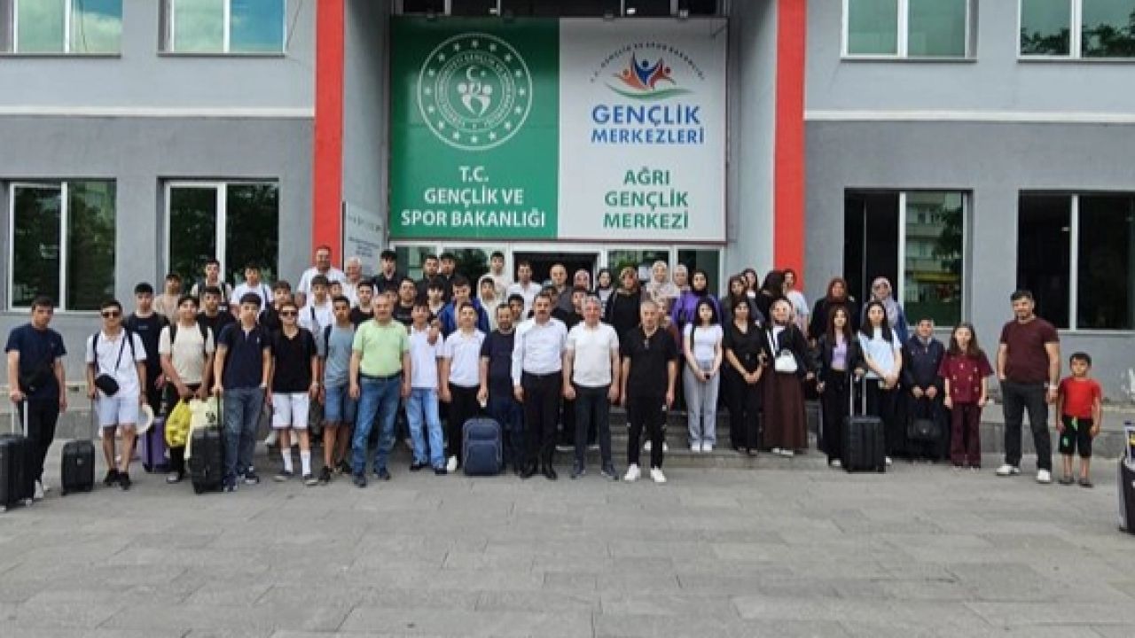 Ağrı Gençlik Merkezi'nden gençlere kamp yolculuğu