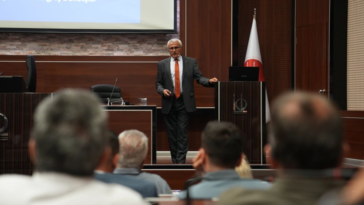 Ankara Keçiören'de belediye personeline hizmet içi eğitim