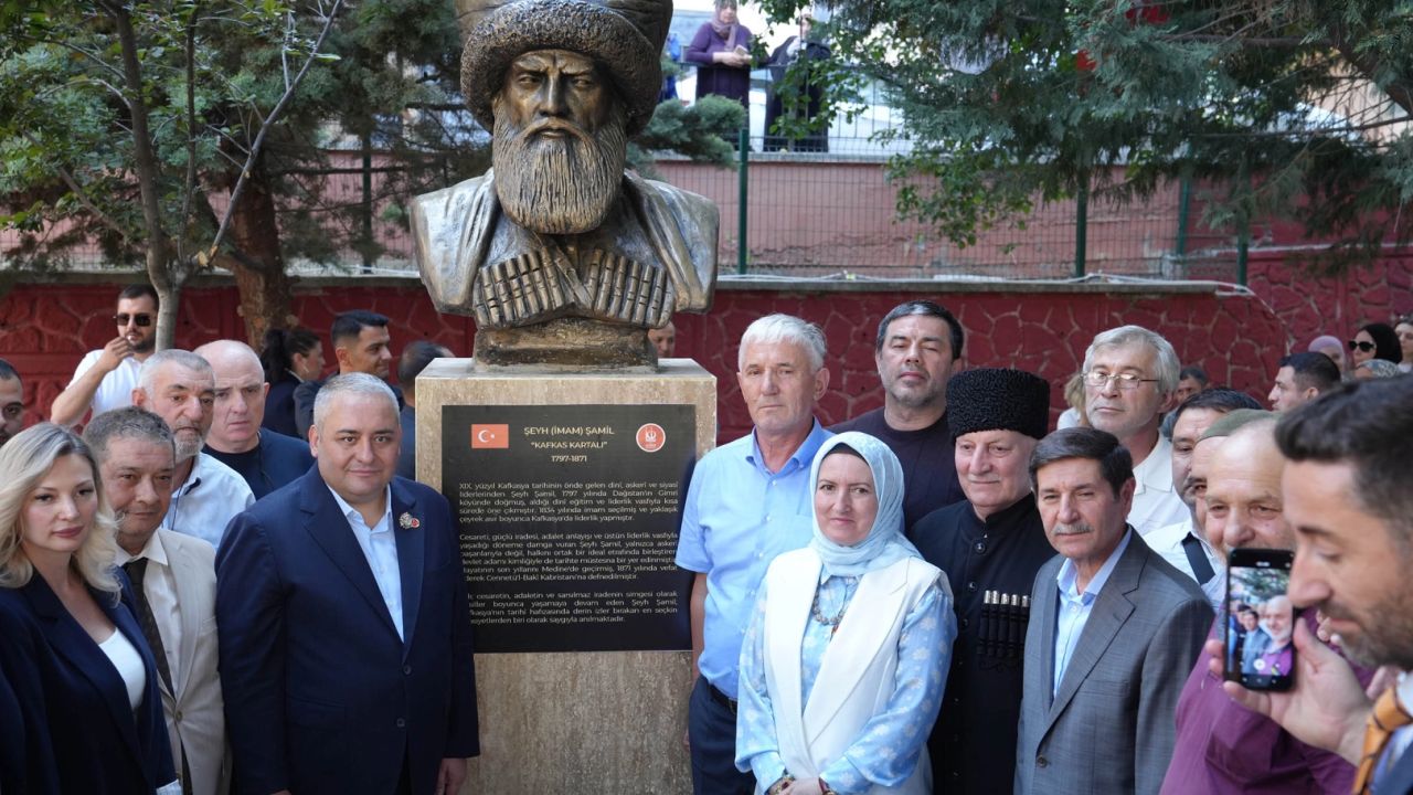 Ankara Keçiören’de Şeyh Şamil büstü törenle açıldı
