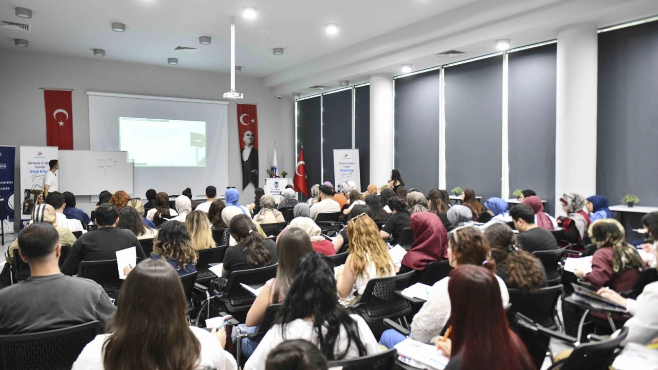 Ankara'da öğretmen adaylarına ücretsiz sınav kampı