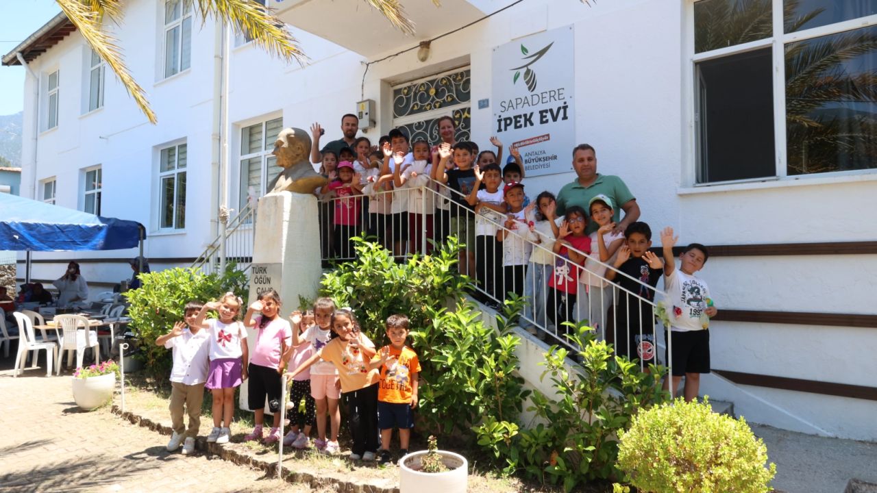 Antalya’da köy okulu ipek evine dönüştü