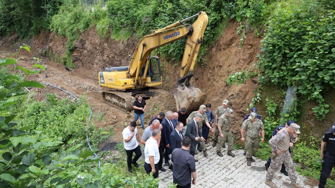 Artvin Valisi Ergün, Gürcistan sınırındaki Kemalpaşa’da incelemelerde bulundu