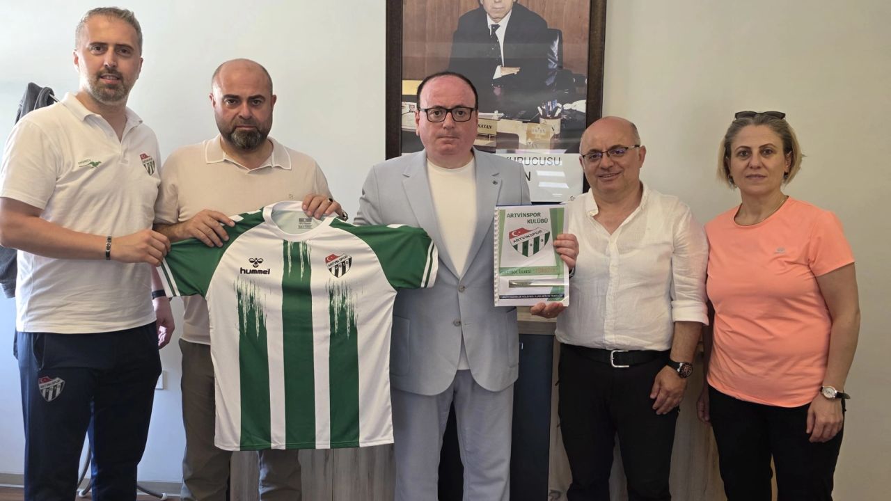 Artvinspor’dan kadın voleybolu için destek turu