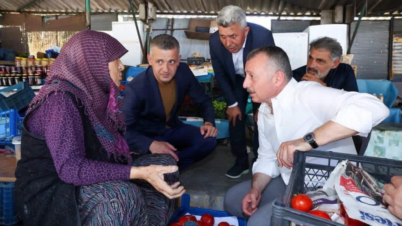 Başkan Büyükakın Kandıra’da vatandaşlarla buluştu