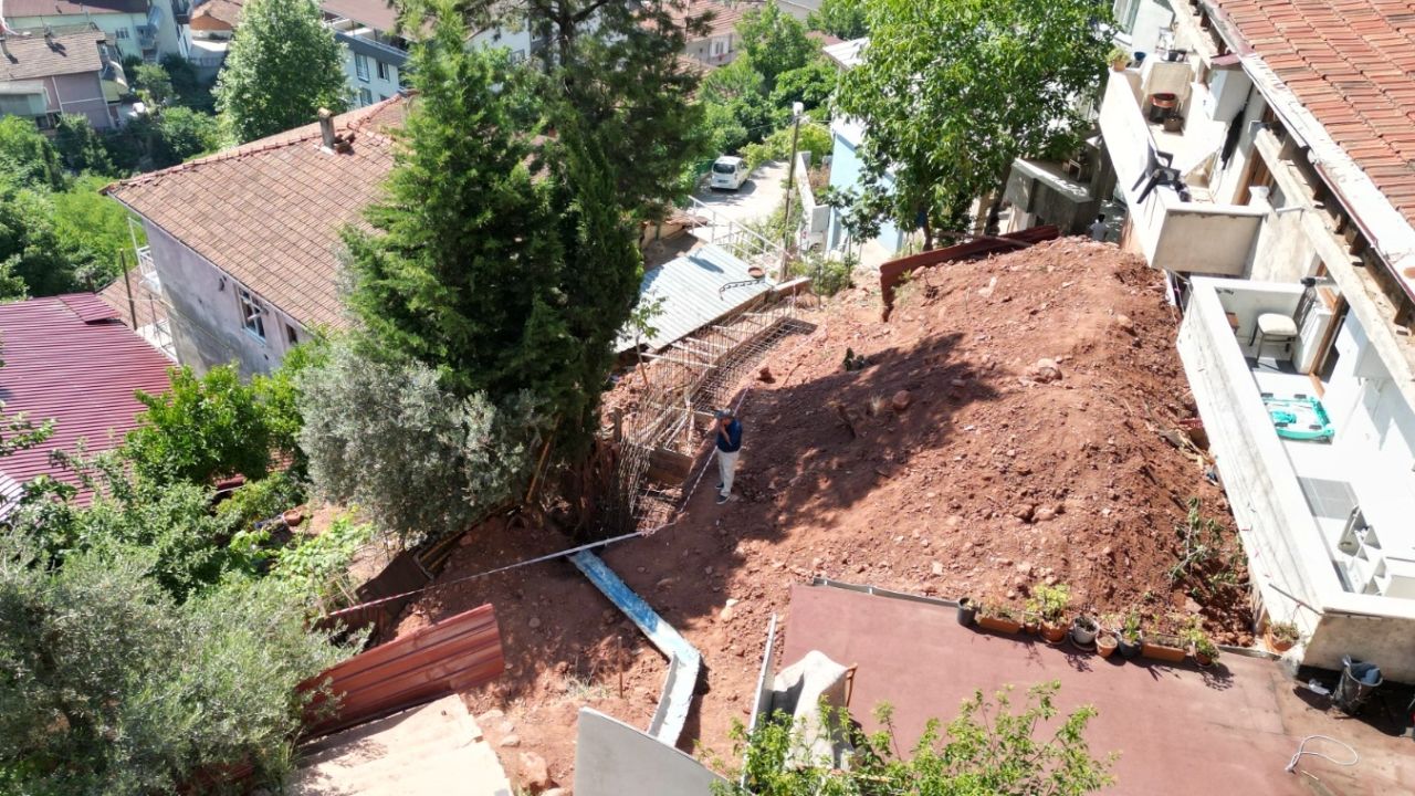 Belediye merdiven ve istinat duvarı üretiyor