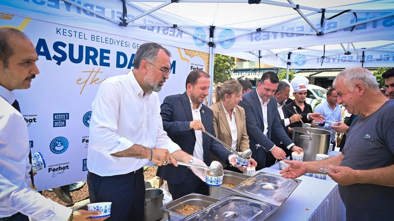 Bursa Büyükşehir’den Kestel’de aşure ikramı