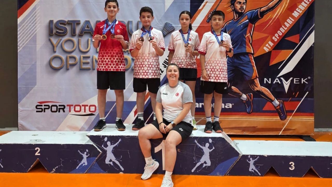 Bursa Büyükşehirli badmintonculardan 6 madalya