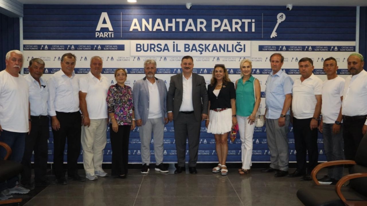 Bursa Muhtarlar Derneği'nden Anahtar Parti Bursa'ya ziyaret
