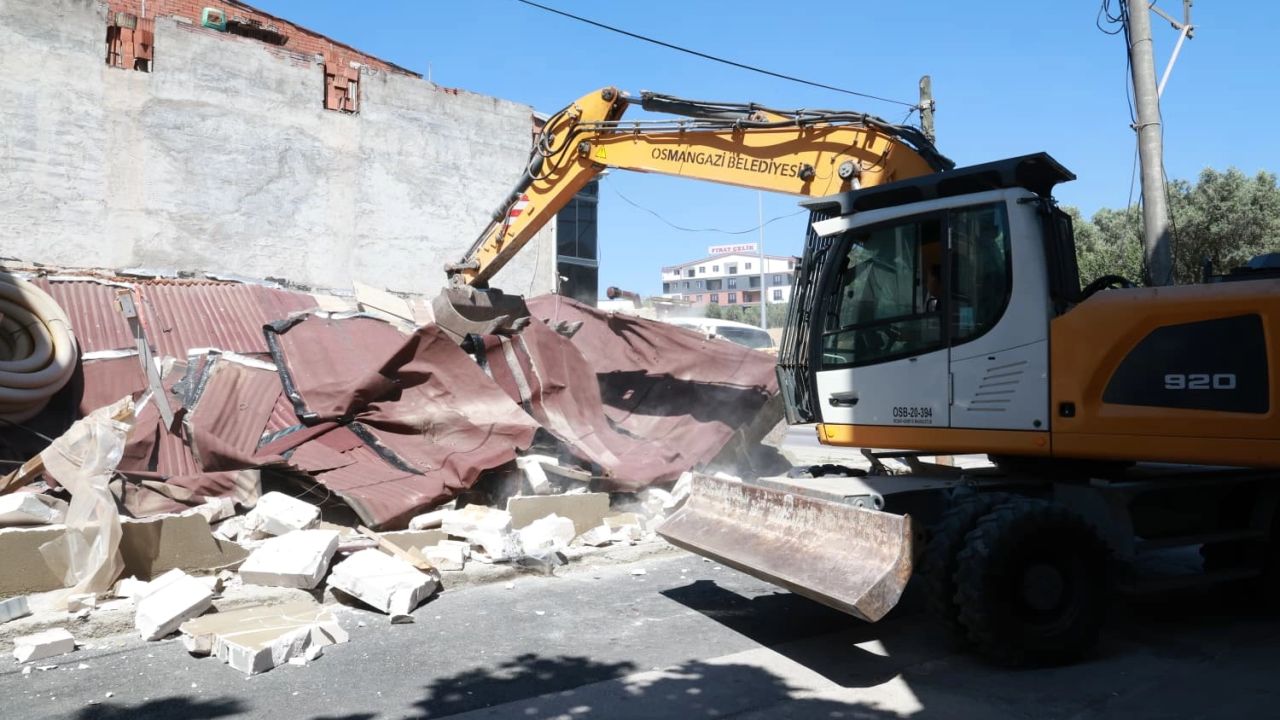 Bursa Osmangazi'de kaçak depoya af yok