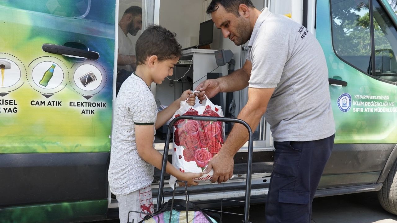 Bursa Yıldırım'da atıklar nakite dönüşüyor