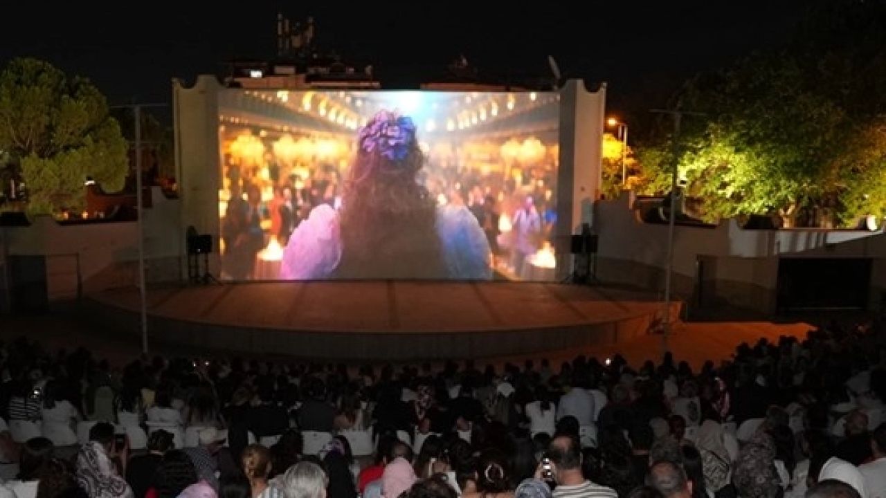 Denizli Büyükşehir’den yaz akşamlarına nostaljik dokunuş