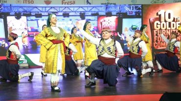 Dünyanın renklerini İnegöl’de buluşturan festival başladı