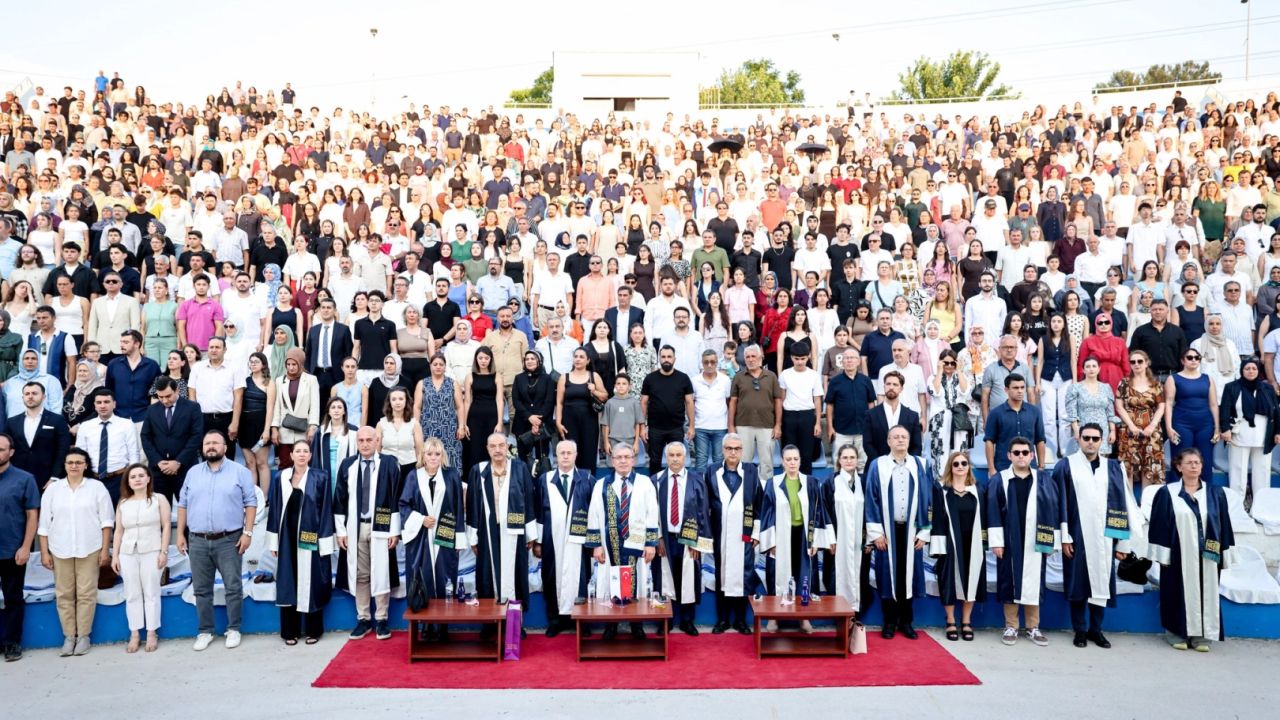 Genç hukukçular DEÜ’de yemin etti