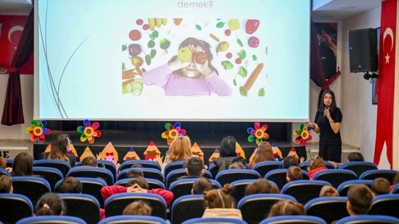 İzmir Bornova’da 2.489 öğrenci ile sağlık seferberliği