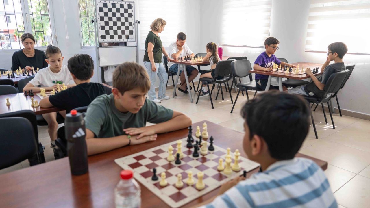 İzmir Bornova'da yaz tatili üretime dönüştü