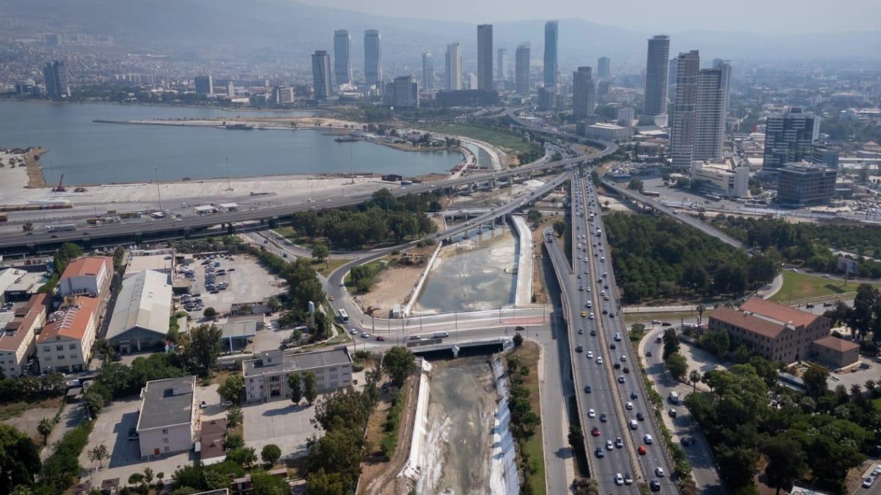 İzmir'de derelerde kapsamlı temizlik