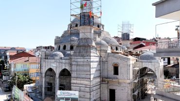 İzmir'de Kuruçeşme Merkez Camii yeni yüzüne kavuşuyor