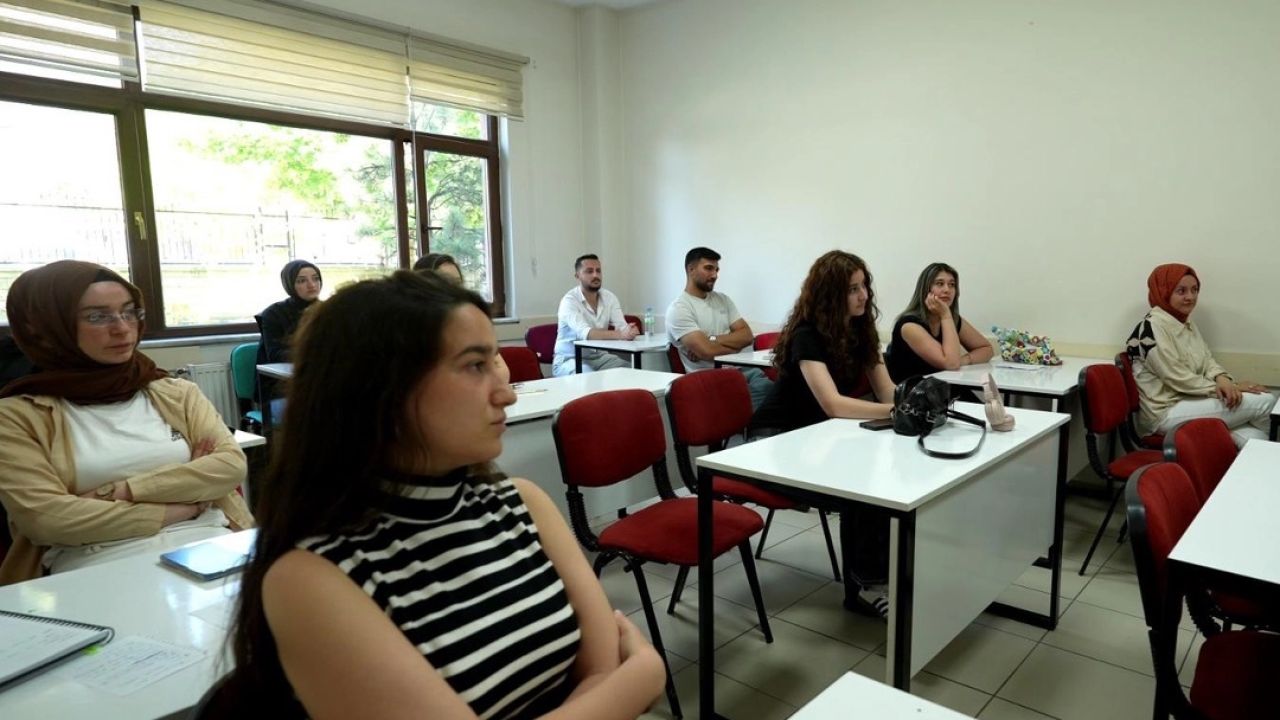 KAYMEK'ten yabancı dil Konuşma Kulübü