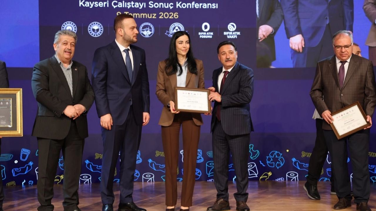Kayseri Büyükşehir'e 'sıfır atık' plaketi