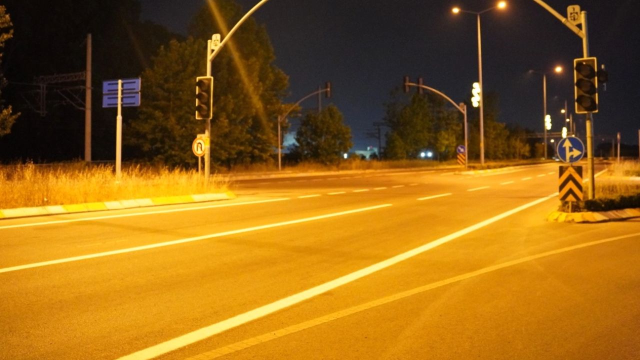 Kocaeli İzmit’te yol çizgileri yenileniyor