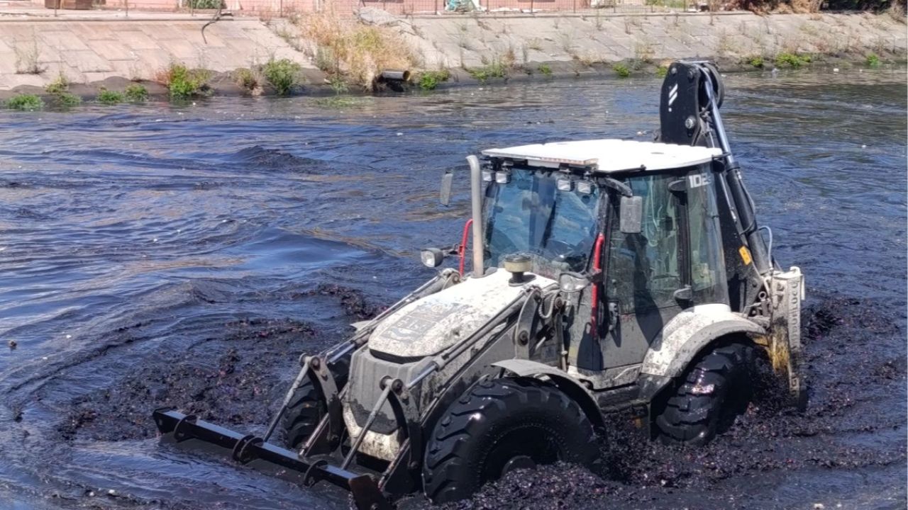 Kocaeli'de dere yataklarına periyodik bakım