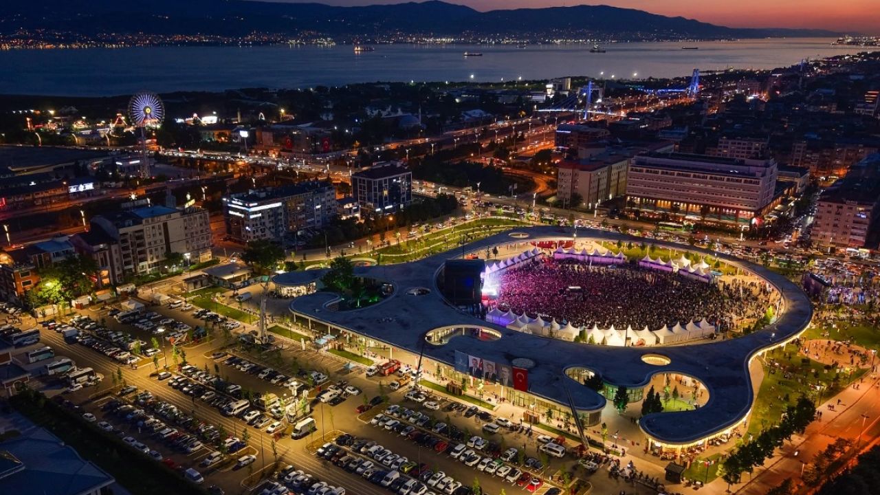 Kocaeli’de yaz neşesi meydana taşınıyor