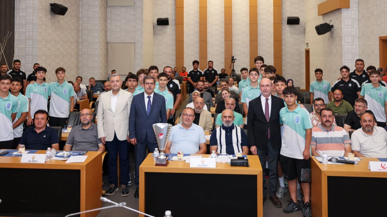 Konya'da Başkan Pekyatırmacı’dan şampiyon sporculara tebrik