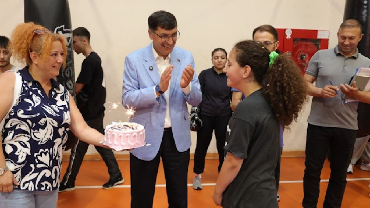 Kütahya'da Başkan Kahveci'den milli sporculara moral ziyareti