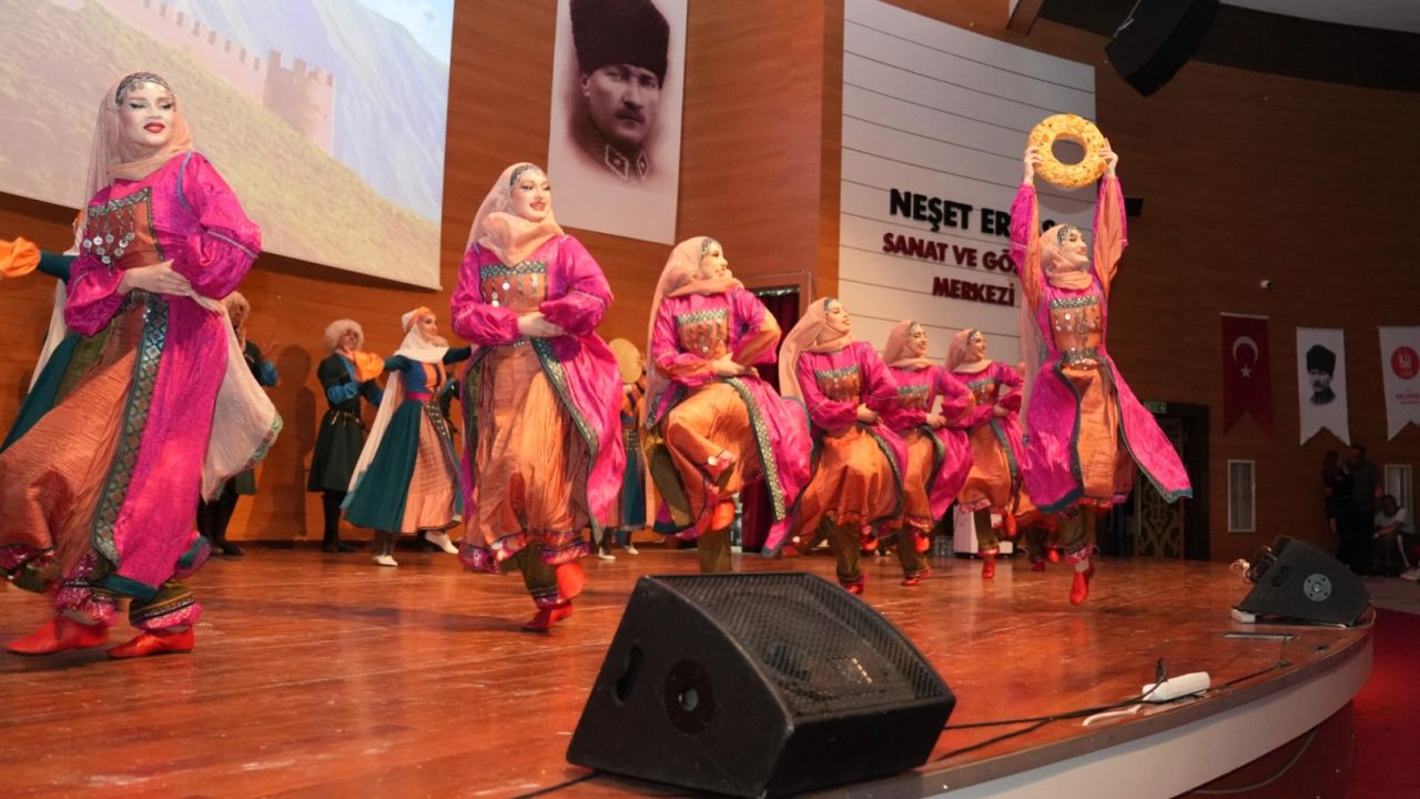 Kuzey Kafkasya Kültür ve Sanat Festivali’nde renkli görüntüler
