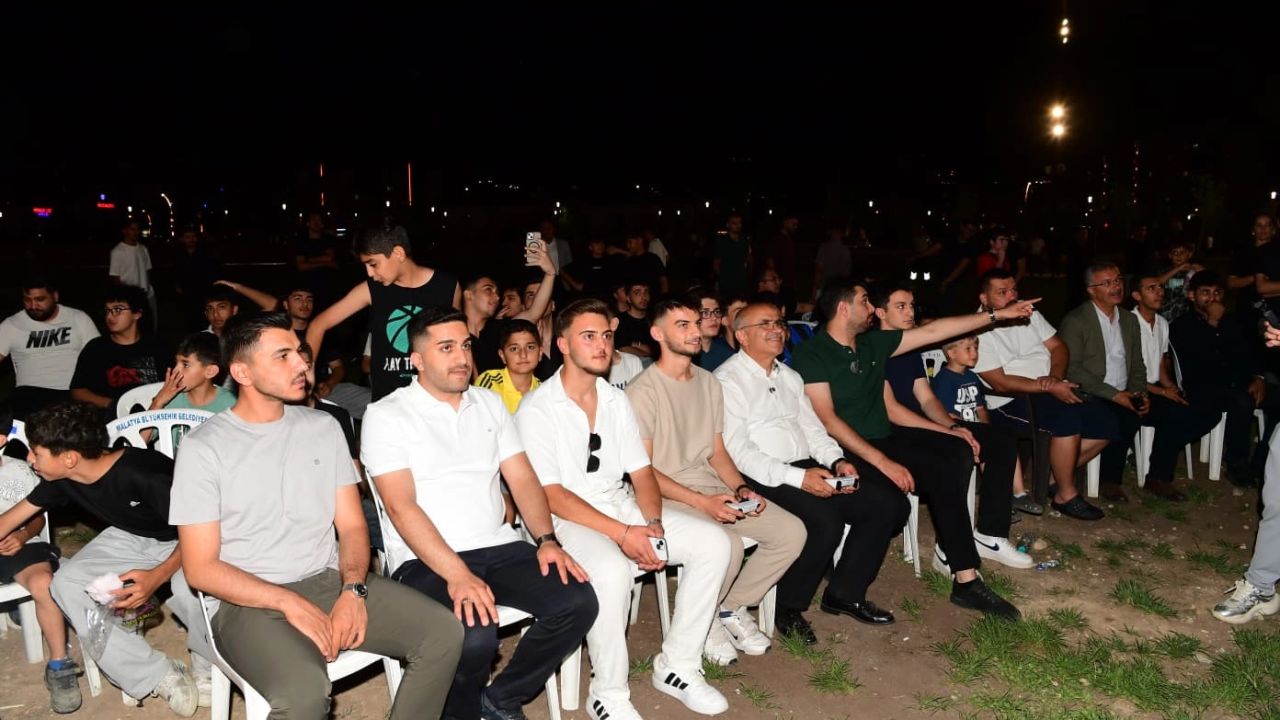 Malatya’da gençlerle playstation turnuvası