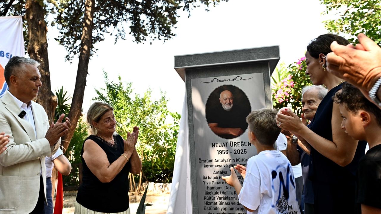 Nejat Üreğen’in adı Antalya Kaleiçi’nde yaşatılacak