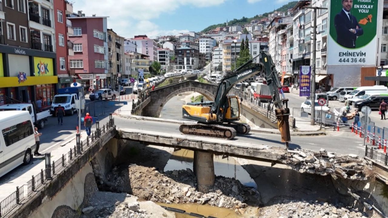 Ordu’da Bülbül Deresi üzerindeki köprü yenileniyor