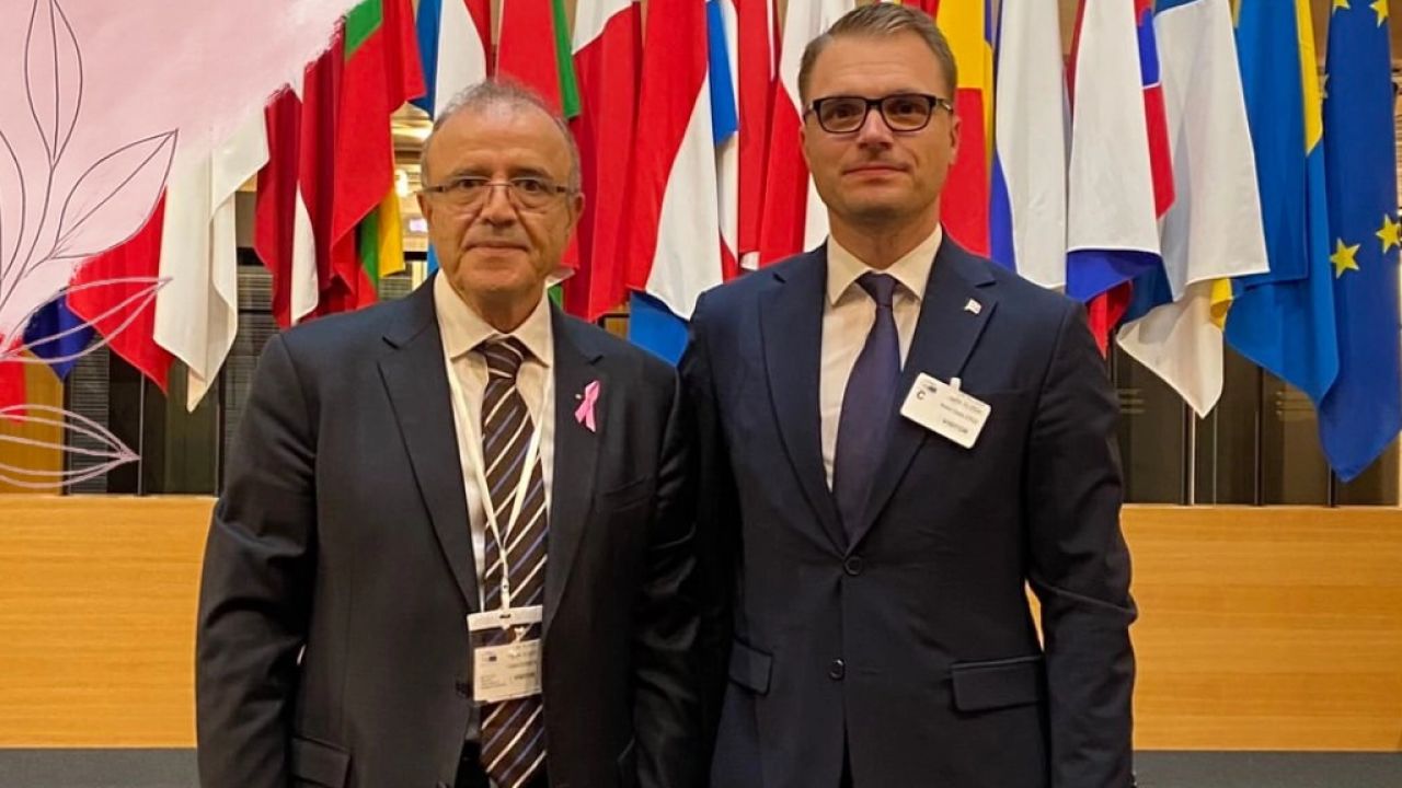 Prof. Dr. Vahit Özmen’e Avrupa Parlamentosu’nda uluslararası ödül