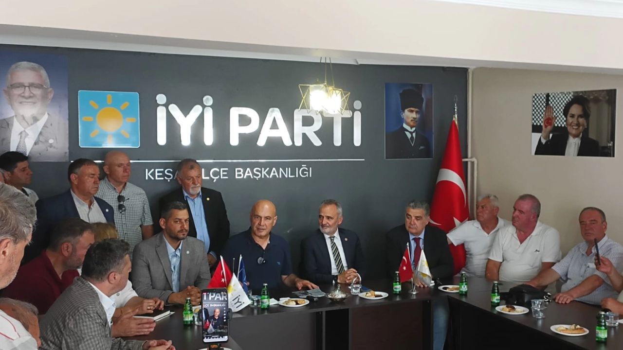 Turhan Çömez Keşan'da konuştu... Türkiye'nin en büyük sorunu tek adam rejimi