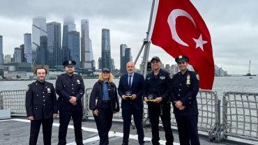 Türk Kökenli NYPD Polisleri Oruç Reis'i ziyaret etti